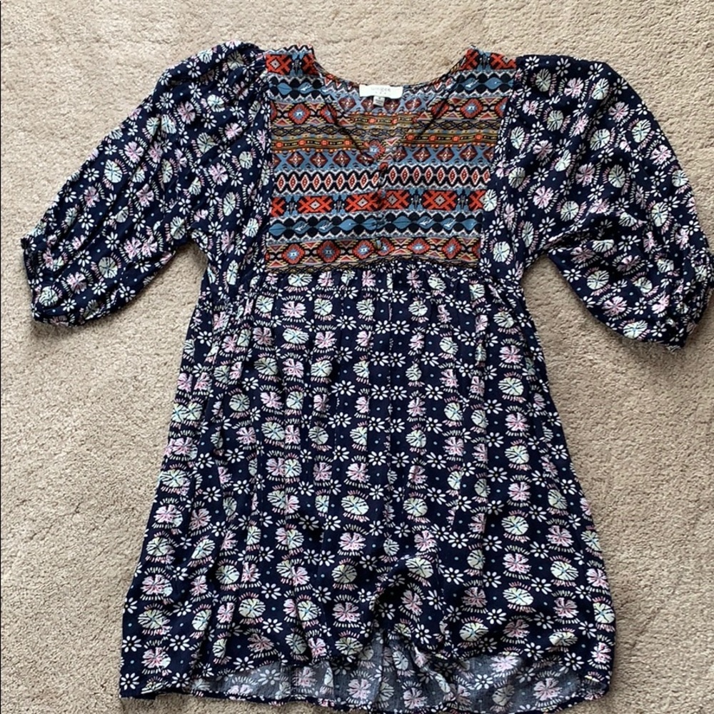 Ladies Umgee brand top